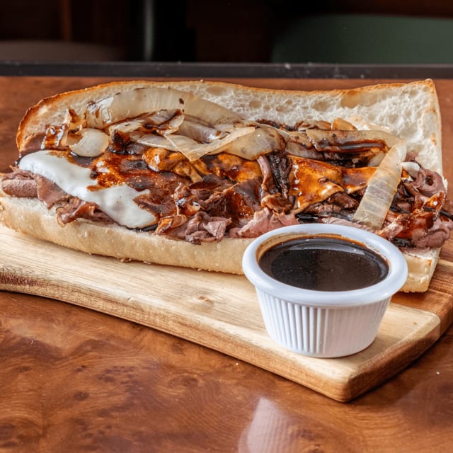 Roast Beef w/ Mozz & Gravy.